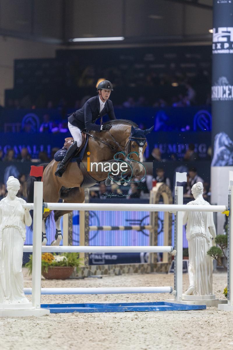 Maher Ben (GBR) riding Point Break_Verona_20241109_SS358131.jpg